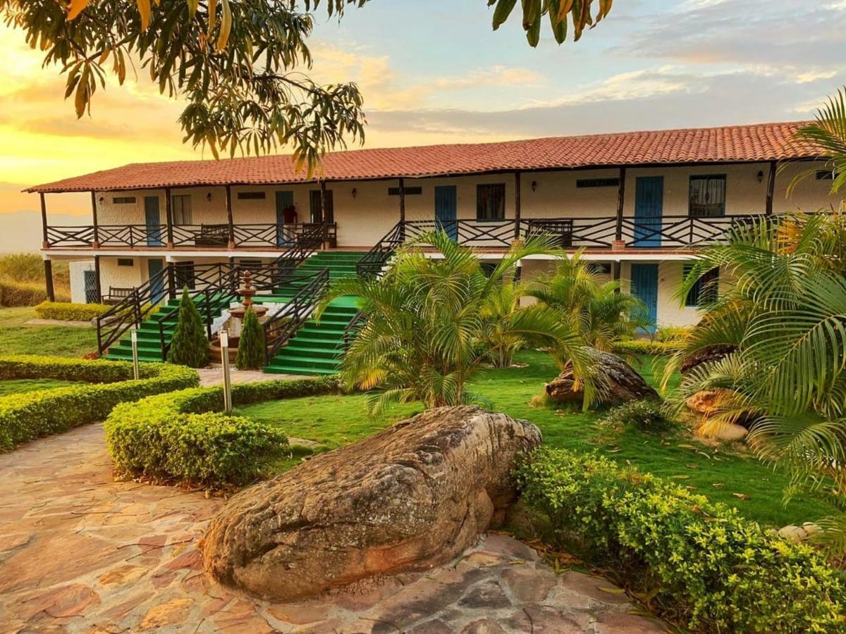 Condado De Pavas De Bucaramanga Hotel Флоридабланка Екстериор снимка